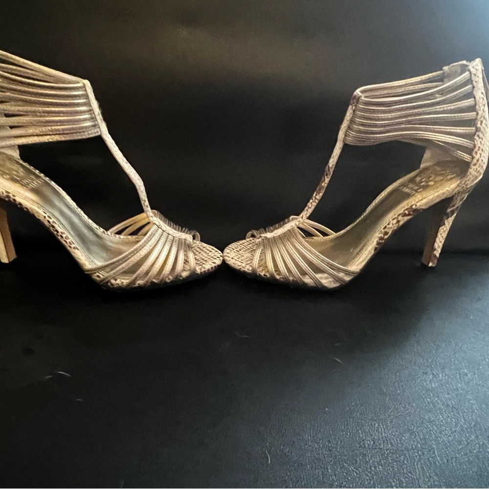 Vince Camuto gold and faux snakeskin heels - Picture 4 of 8
